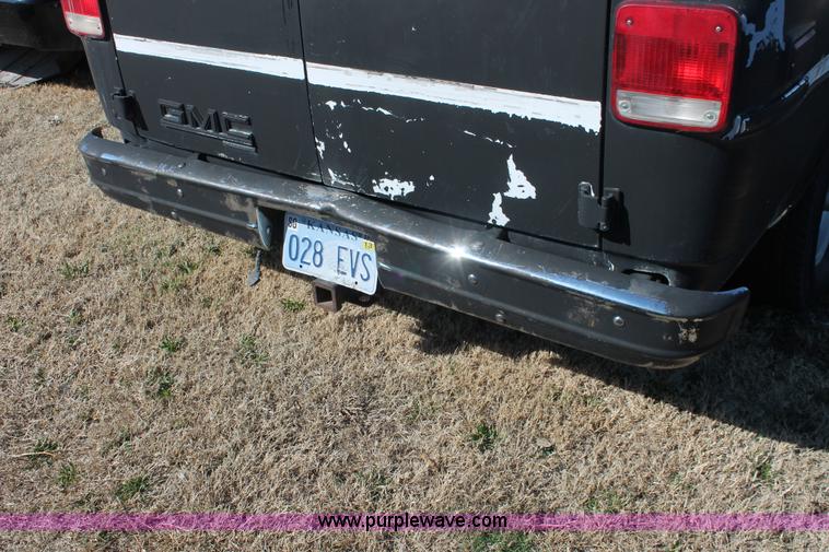 image for item E2945 1991 GMC Rally G2500 STX van