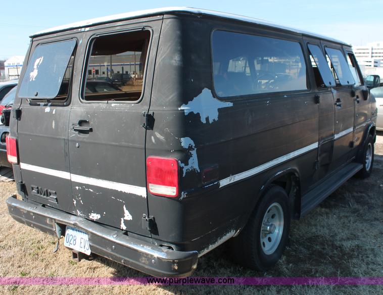 image for item E2945 1991 GMC Rally G2500 STX van