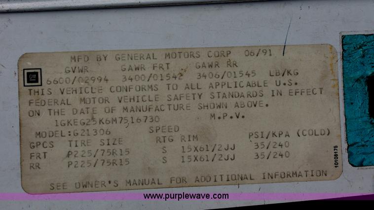 image for item E2945 1991 GMC Rally G2500 STX van