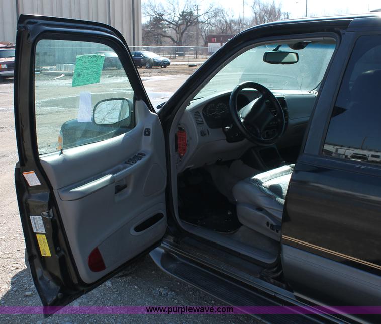 image for item E2948 1998 Mercury Mountaineer SUV