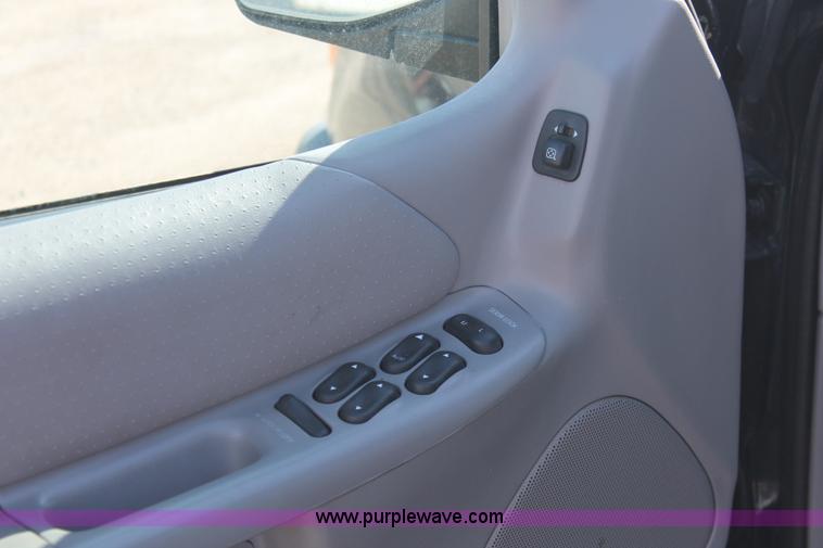 image for item E2948 1998 Mercury Mountaineer SUV