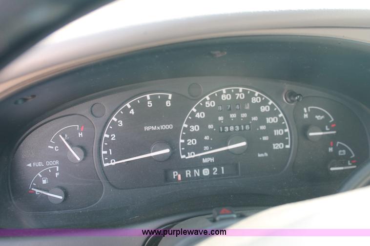 image for item E2948 1998 Mercury Mountaineer SUV