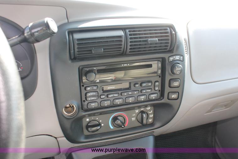 image for item E2948 1998 Mercury Mountaineer SUV