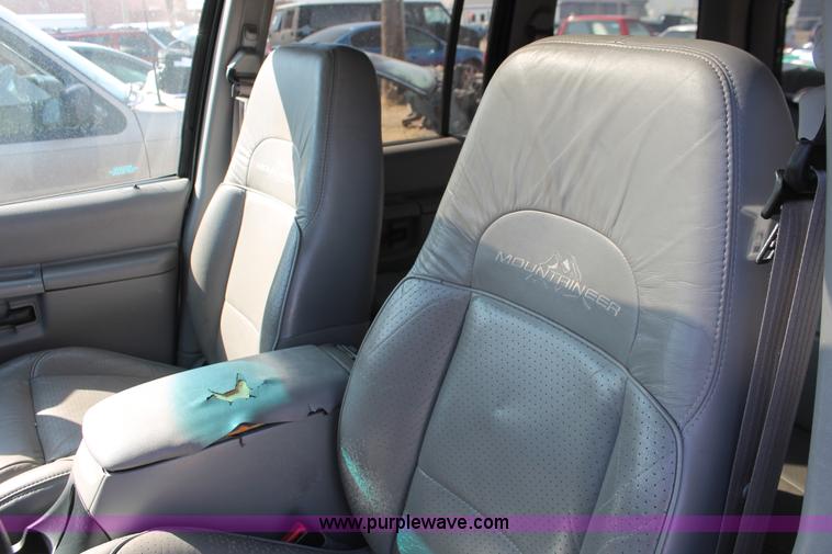 image for item E2948 1998 Mercury Mountaineer SUV