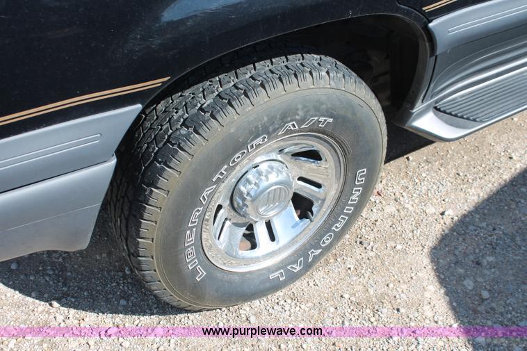 image for item E2948 1998 Mercury Mountaineer SUV