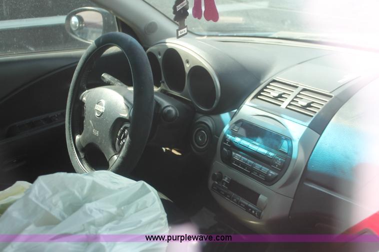 image for item E2949 2003 Nissan Altima SE