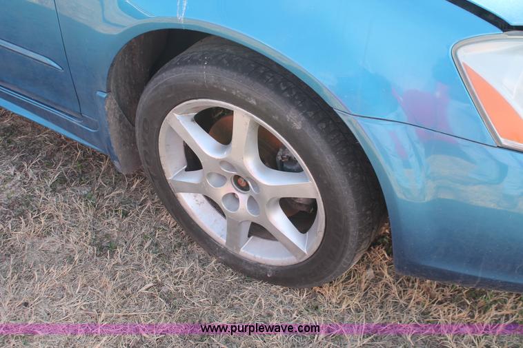 image for item E2949 2003 Nissan Altima SE