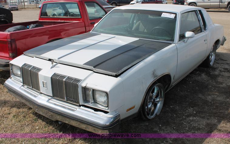 image for item E2951 1979 Oldsmobile Cutlass
