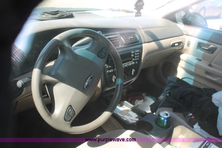 image for item E2963 2001 Ford Taurus SES