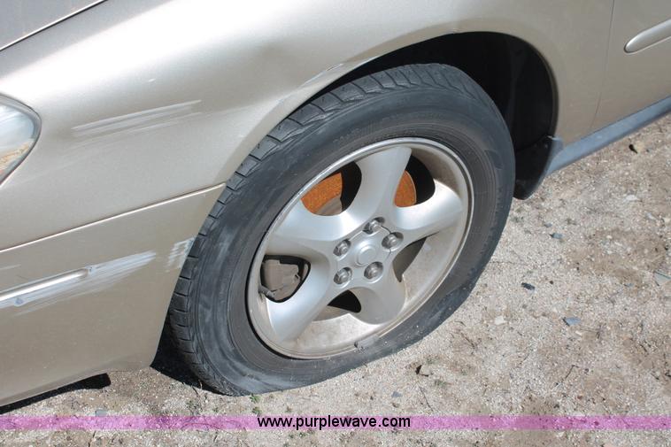 image for item E2963 2001 Ford Taurus SES