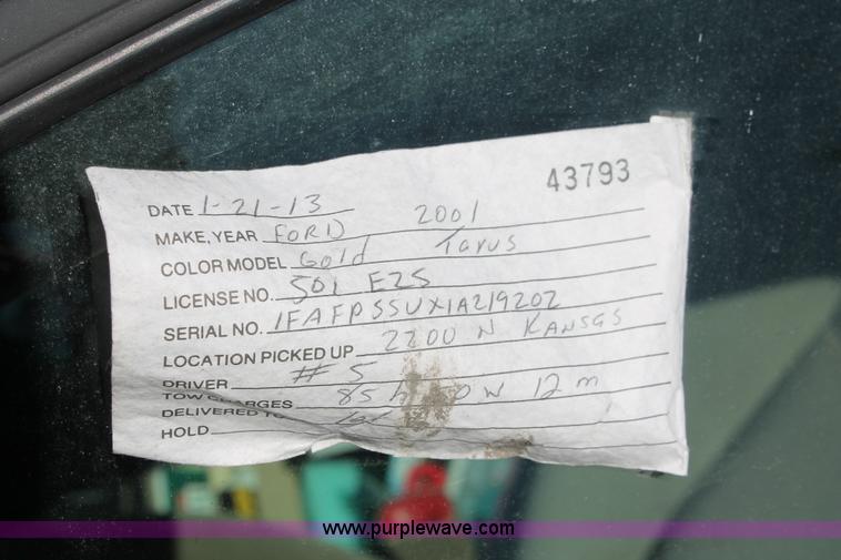 image for item E2963 2001 Ford Taurus SES