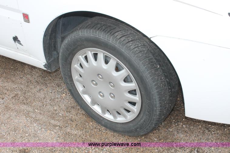 image for item E3156 2004 Saturn Ion 2