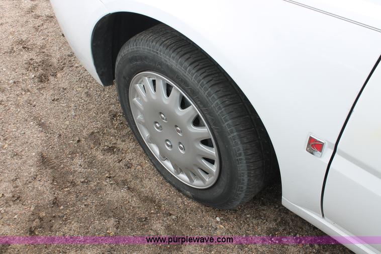 image for item E3156 2004 Saturn Ion 2