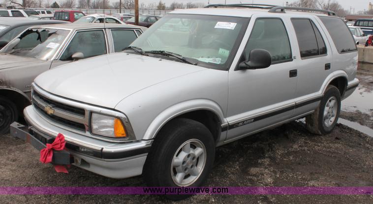image for item E3160 1996 Chevrolet Blazer LS