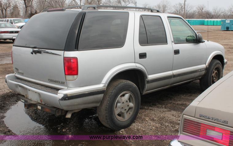 image for item E3160 1996 Chevrolet Blazer LS