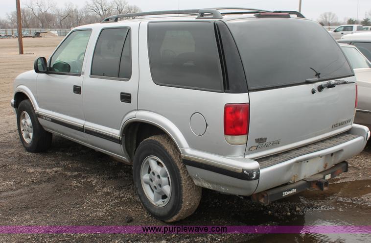 image for item E3160 1996 Chevrolet Blazer LS