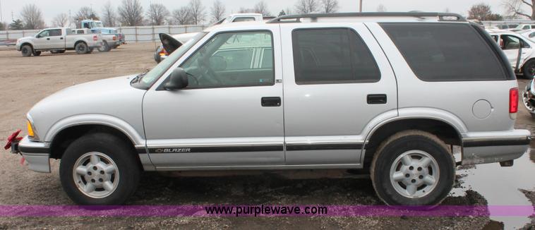 image for item E3160 1996 Chevrolet Blazer LS