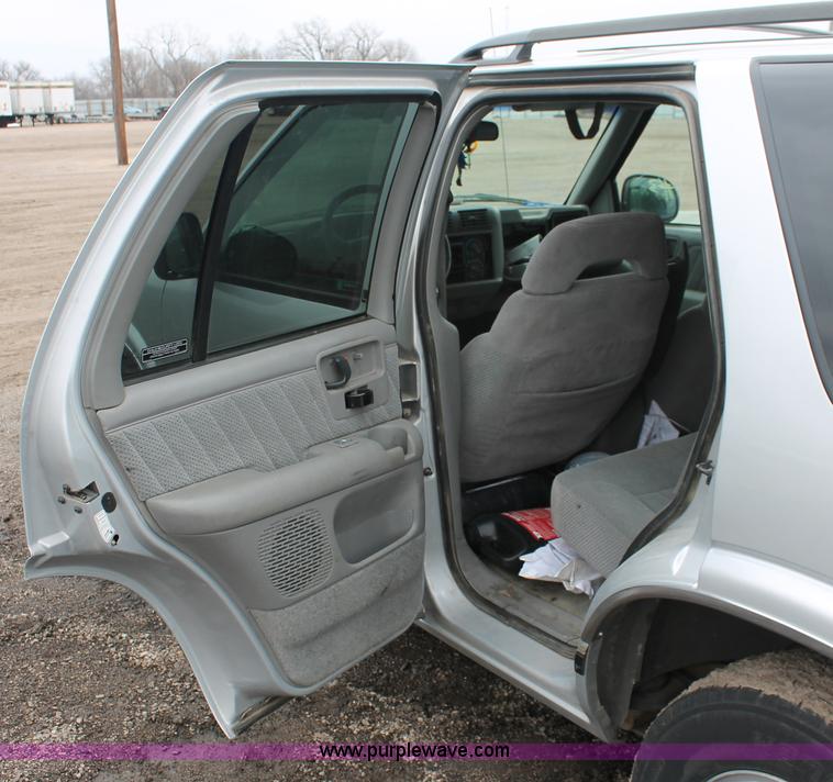 image for item E3160 1996 Chevrolet Blazer LS