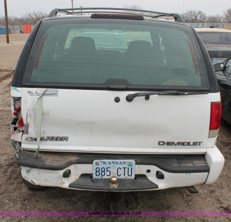 image for item E3164 2000 Chevrolet Blazer LS