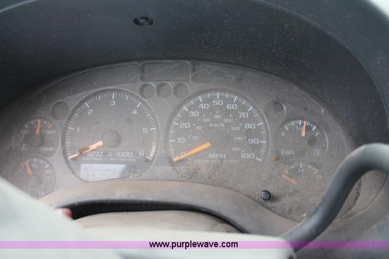 image for item E3164 2000 Chevrolet Blazer LS