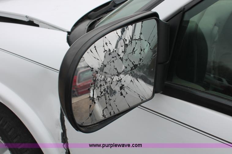 image for item E3164 2000 Chevrolet Blazer LS