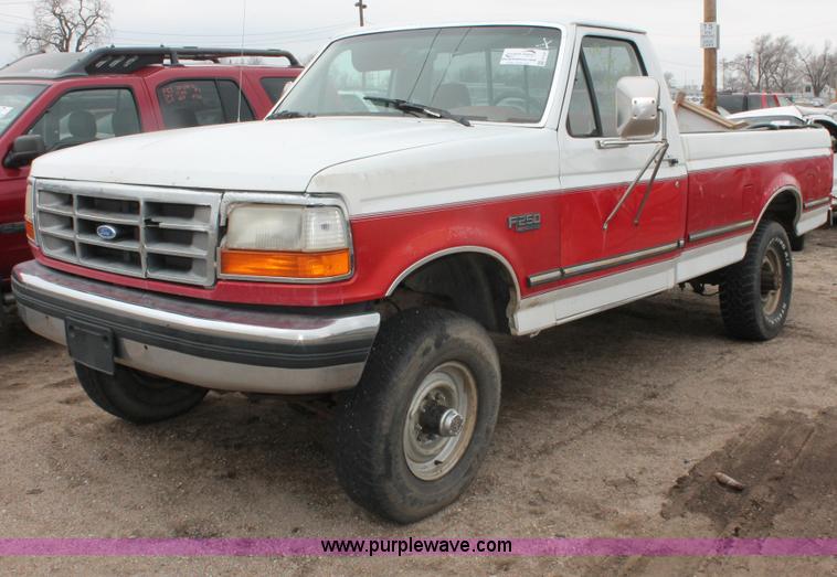 image for item E3167 1993 Ford F250 XLT pickup truck