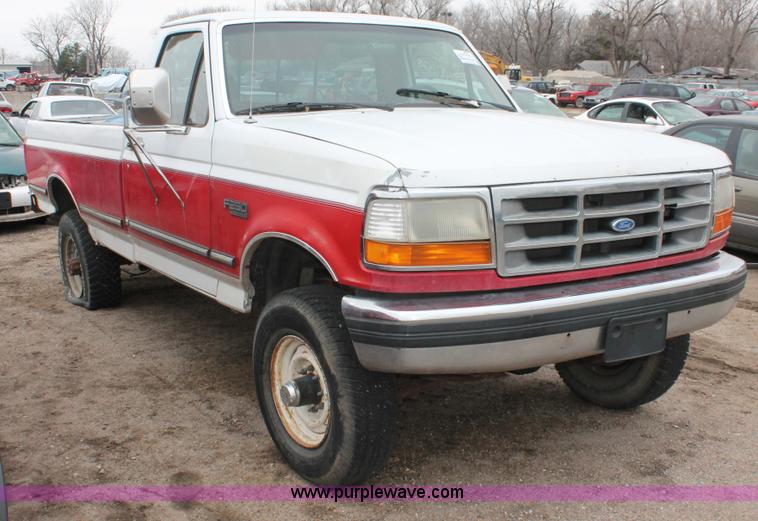 image for item E3167 1993 Ford F250 XLT pickup truck