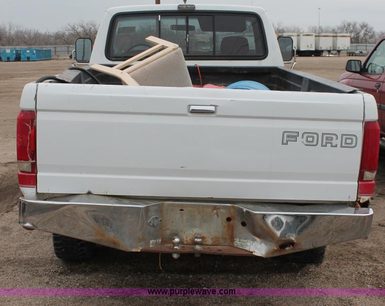 image for item E3167 1993 Ford F250 XLT pickup truck