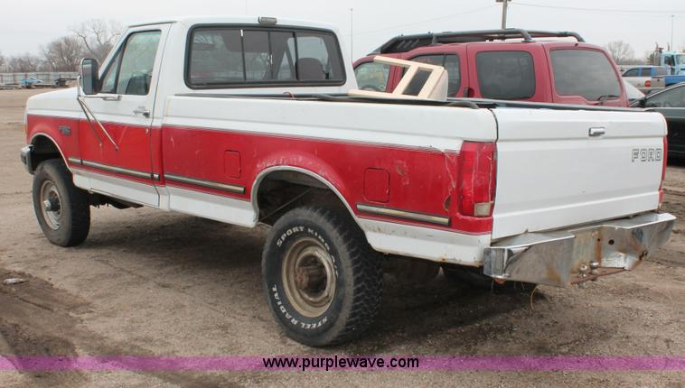 image for item E3167 1993 Ford F250 XLT pickup truck