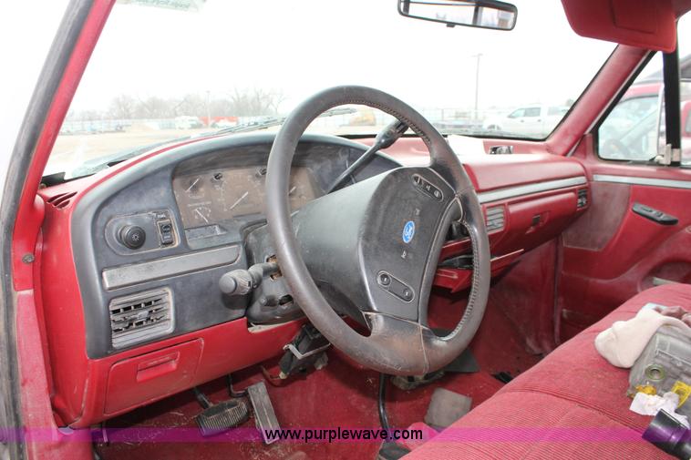 image for item E3167 1993 Ford F250 XLT pickup truck