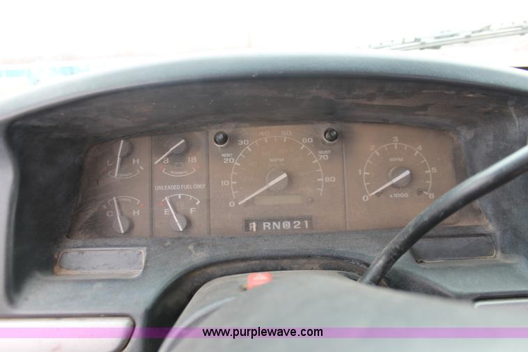 image for item E3167 1993 Ford F250 XLT pickup truck