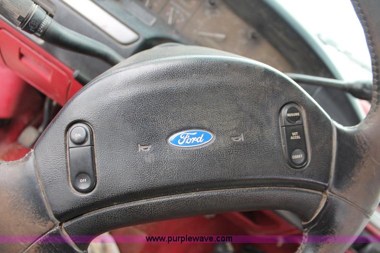 image for item E3167 1993 Ford F250 XLT pickup truck