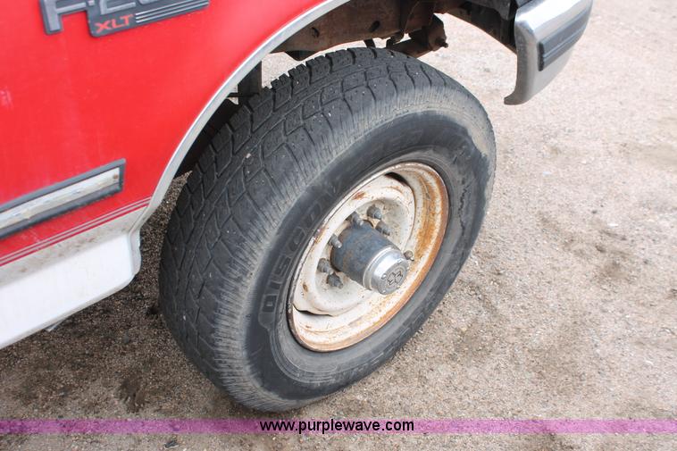 image for item E3167 1993 Ford F250 XLT pickup truck