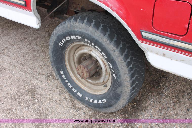 image for item E3167 1993 Ford F250 XLT pickup truck