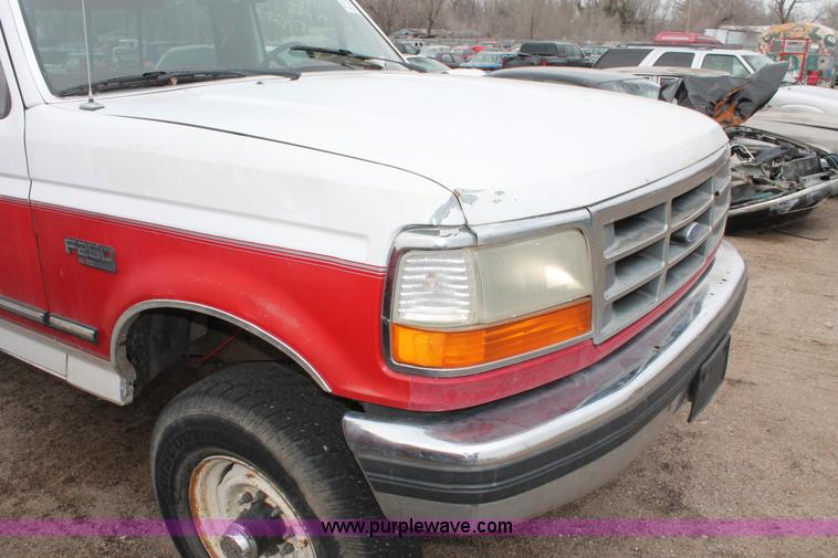 image for item E3167 1993 Ford F250 XLT pickup truck