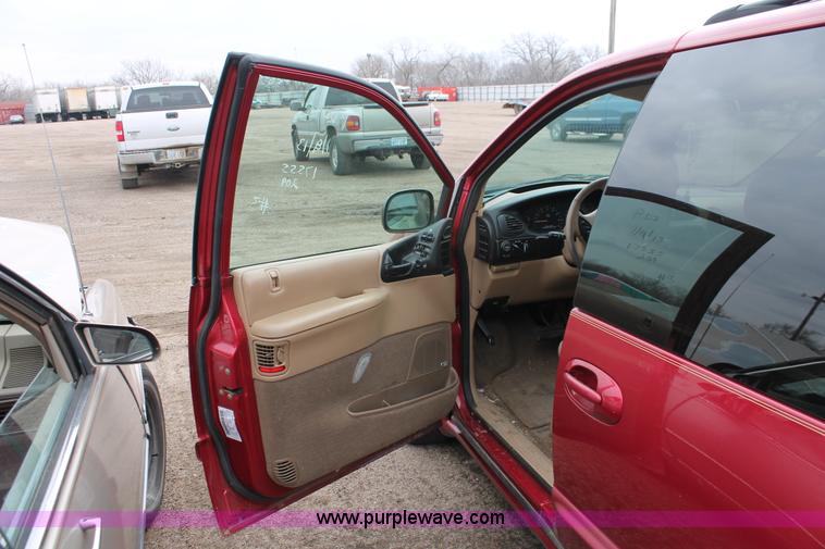 image for item E3168 1998 Dodge Grand Caravan