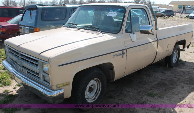 image for item E3170 1986 Chevrolet Custom Deluxe 10 pickup truck