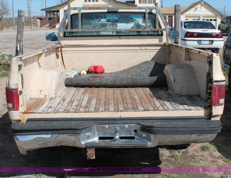 image for item E3170 1986 Chevrolet Custom Deluxe 10 pickup truck