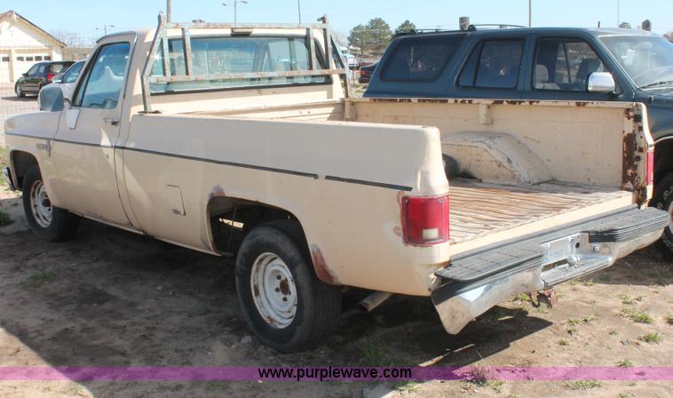 image for item E3170 1986 Chevrolet Custom Deluxe 10 pickup truck