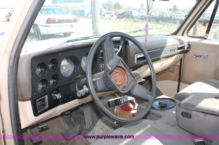 image for item E3170 1986 Chevrolet Custom Deluxe 10 pickup truck