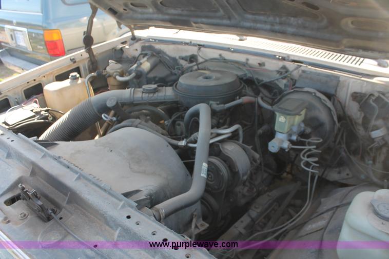 image for item E3170 1986 Chevrolet Custom Deluxe 10 pickup truck