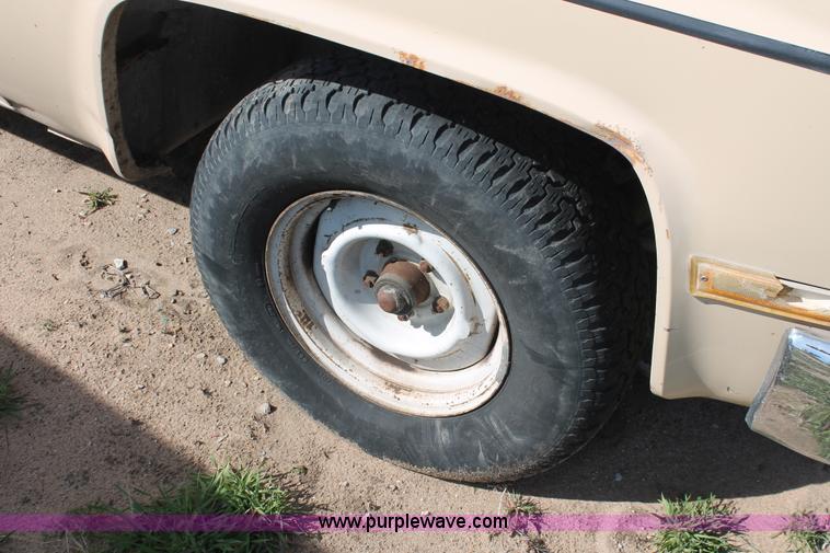 image for item E3170 1986 Chevrolet Custom Deluxe 10 pickup truck