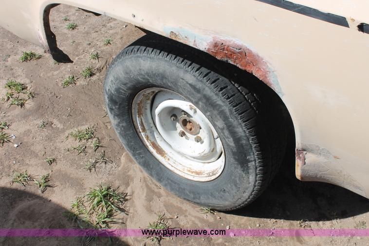 image for item E3170 1986 Chevrolet Custom Deluxe 10 pickup truck