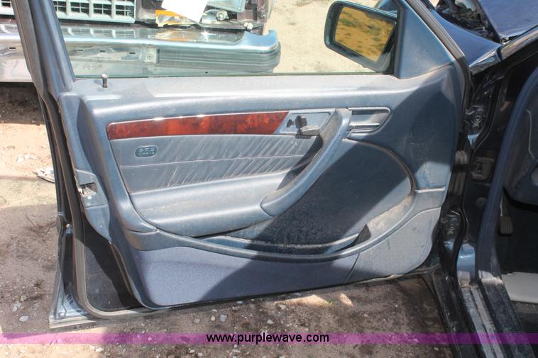 image for item E3172 1998 Mercedes Benz C280