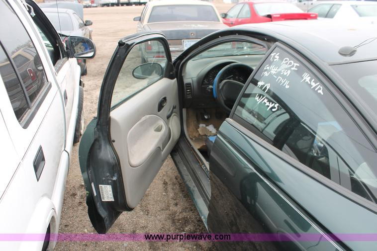 image for item E3175 1997 Saturn SC1
