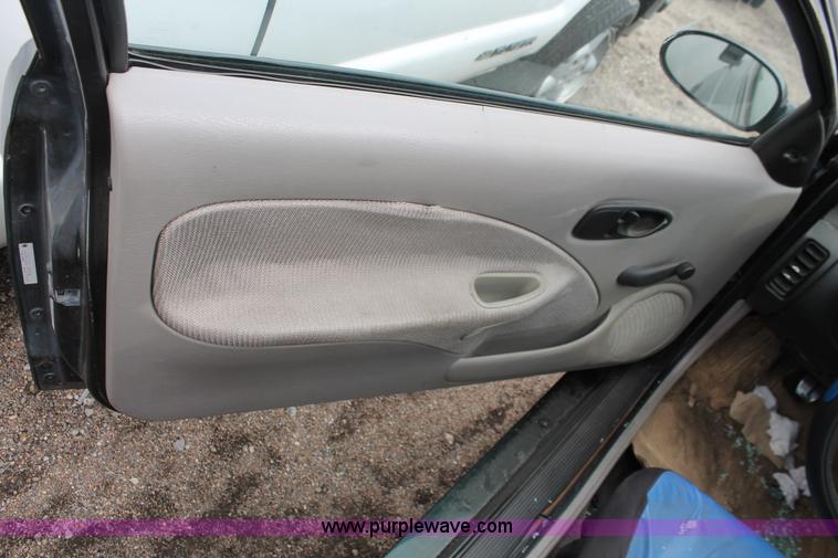 image for item E3175 1997 Saturn SC1