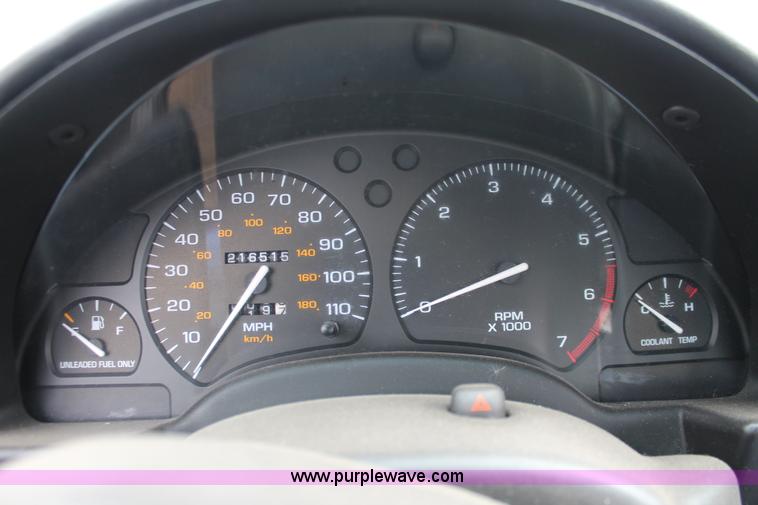 image for item E3175 1997 Saturn SC1