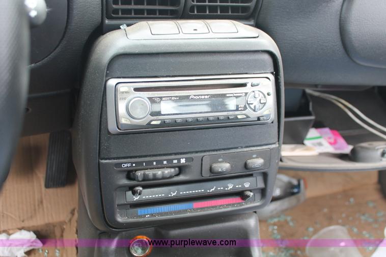 image for item E3175 1997 Saturn SC1