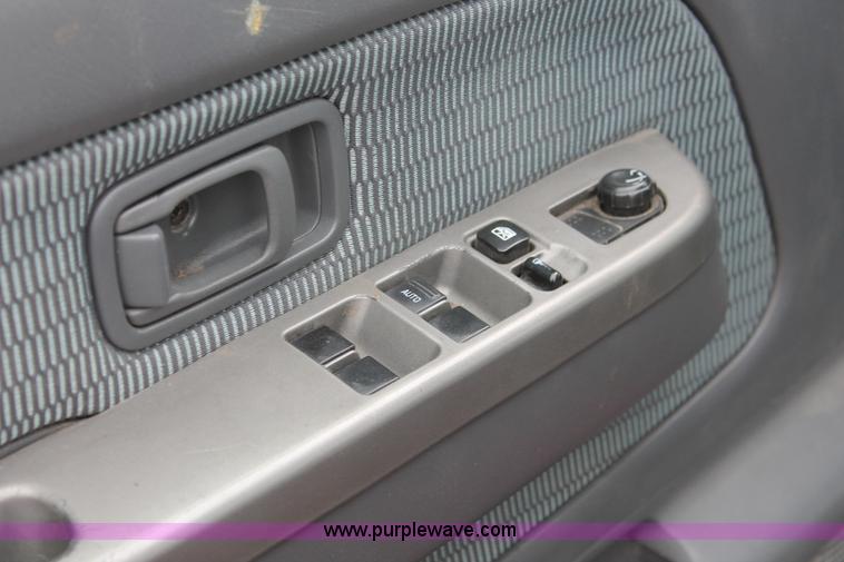 image for item E3176 2002 Nissan Xterra SE