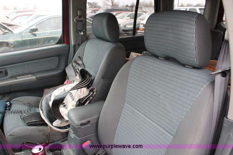 image for item E3176 2002 Nissan Xterra SE